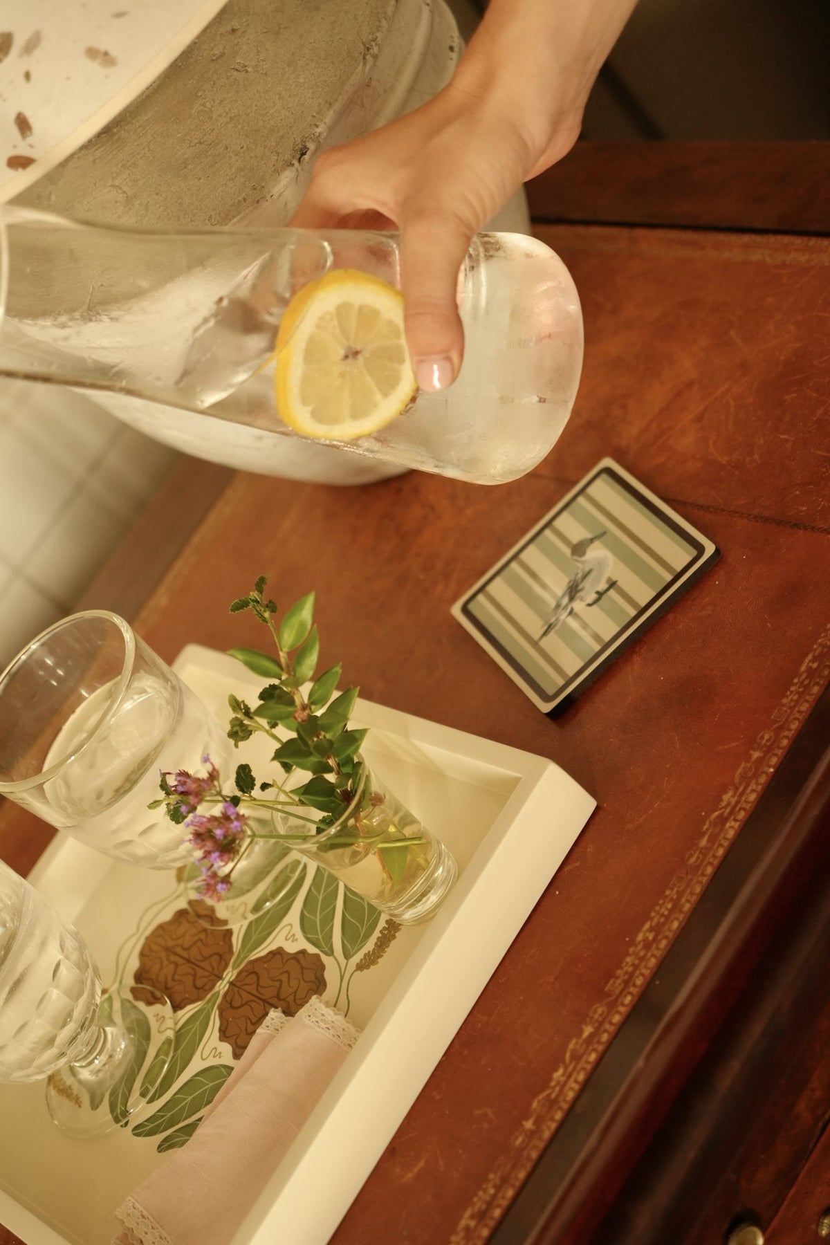 WALNUT TRAY